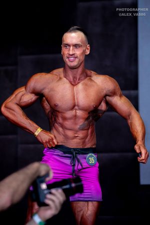 MEN'S PHYSIQUE 179